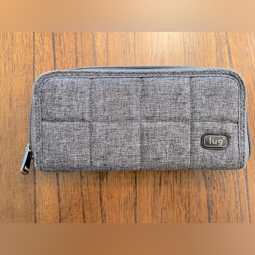 Lug Shuffle wallet